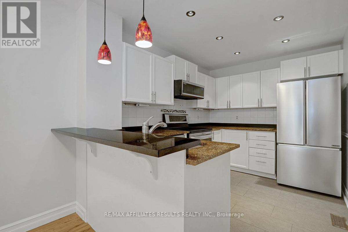 Photo 17 of 22 Hendrie Court, Ottawa ON