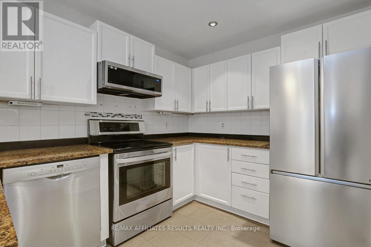 Photo 18 of 22 Hendrie Court, Ottawa ON
