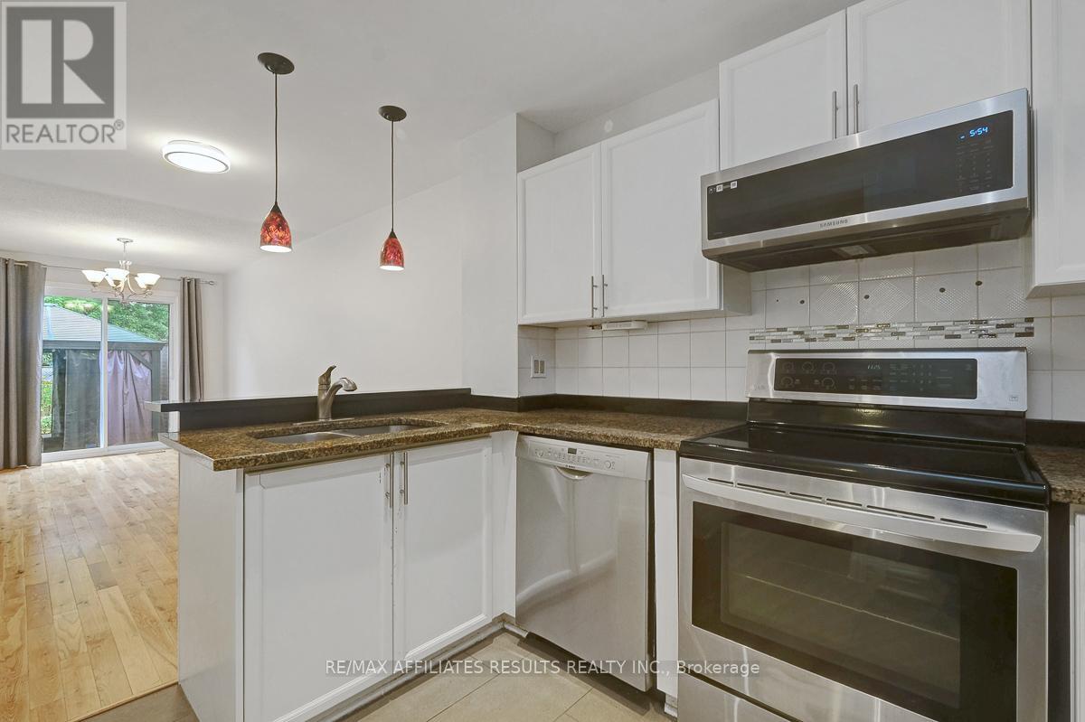 Photo 19 of 22 Hendrie Court, Ottawa ON