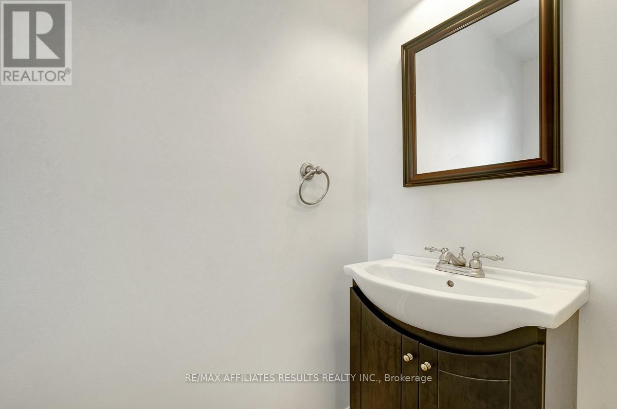Photo 21 of 22 Hendrie Court, Ottawa ON