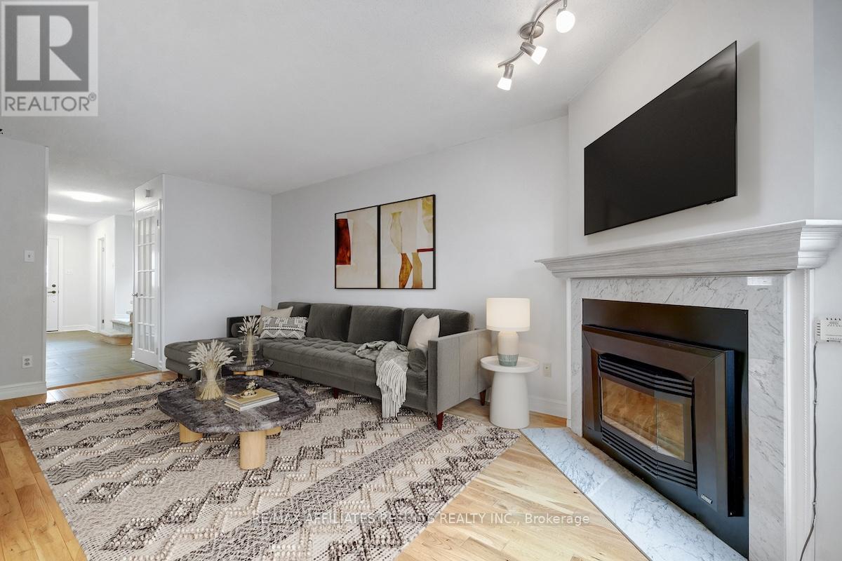 Photo 6 of 22 Hendrie Court, Ottawa ON