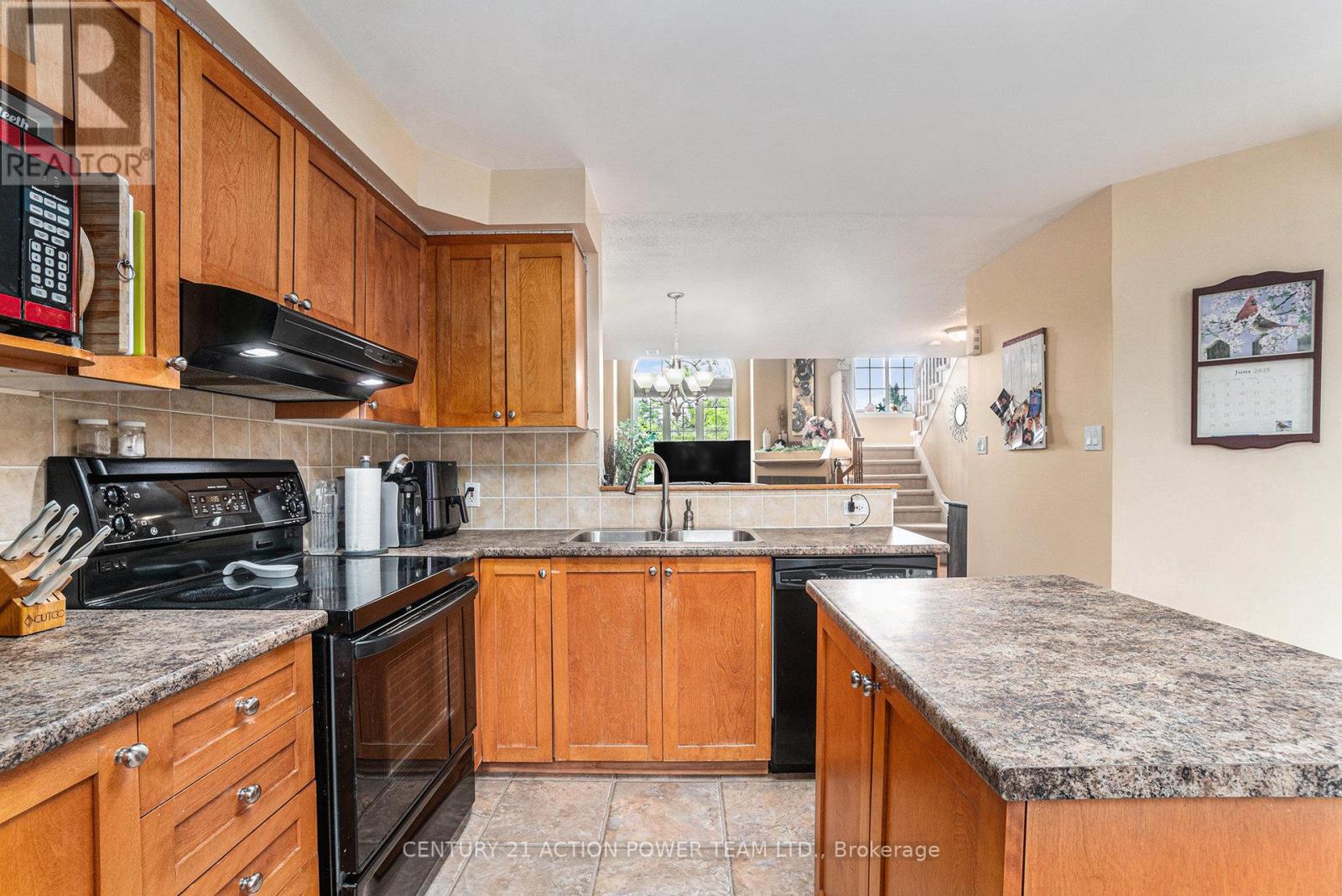 Photo 18 of 123 Gatestone Private, Ottawa ON