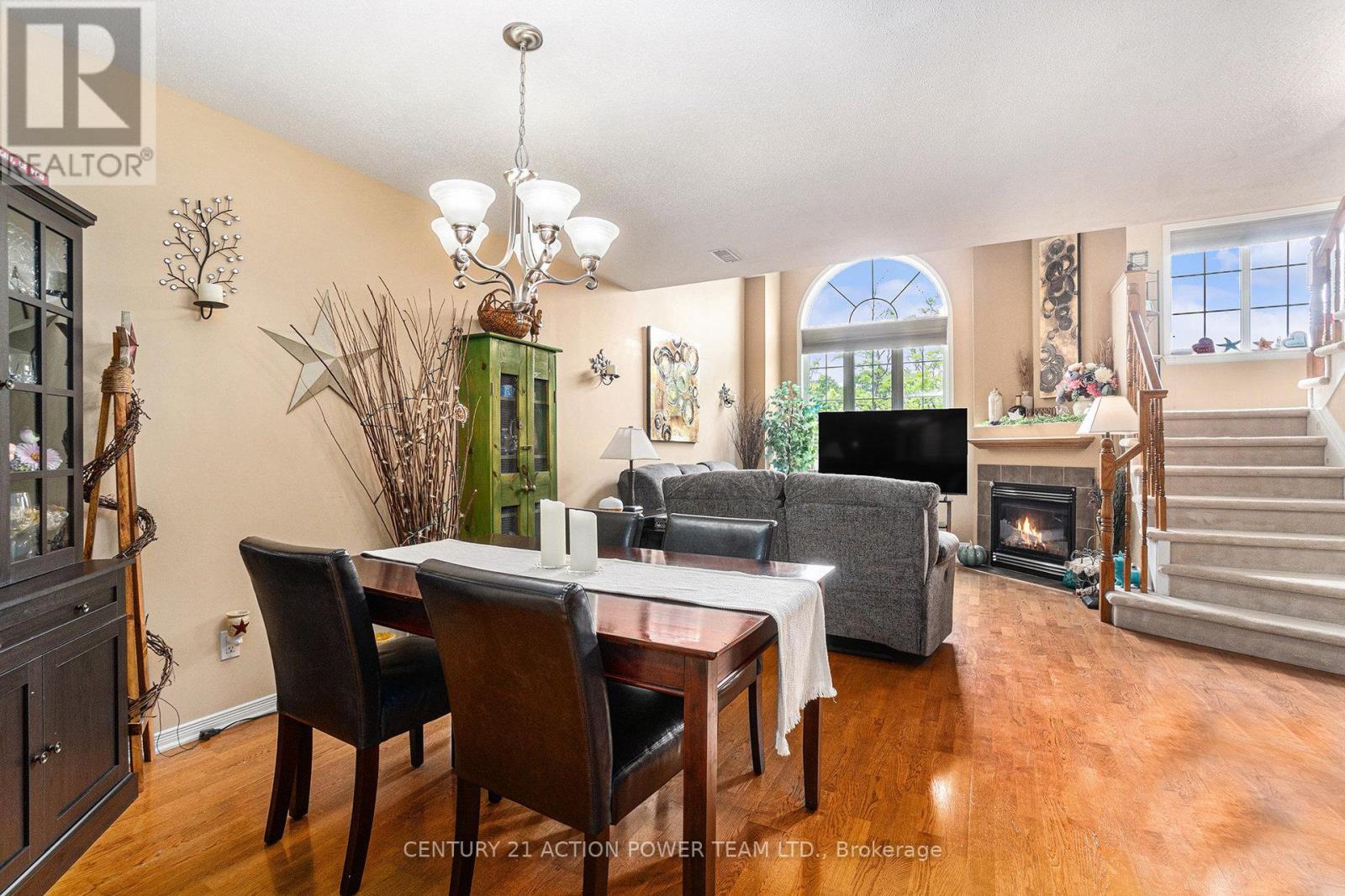 Photo 13 of 123 Gatestone Private, Ottawa ON