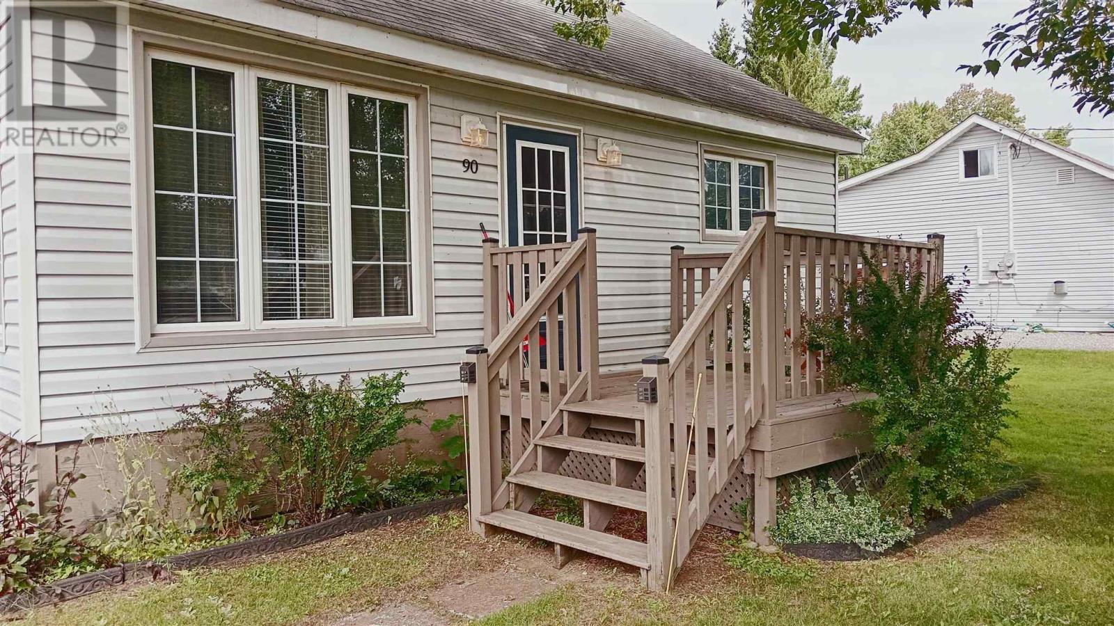 Photo 2 of 90 Glenwood Ave, Sault Ste Marie ON