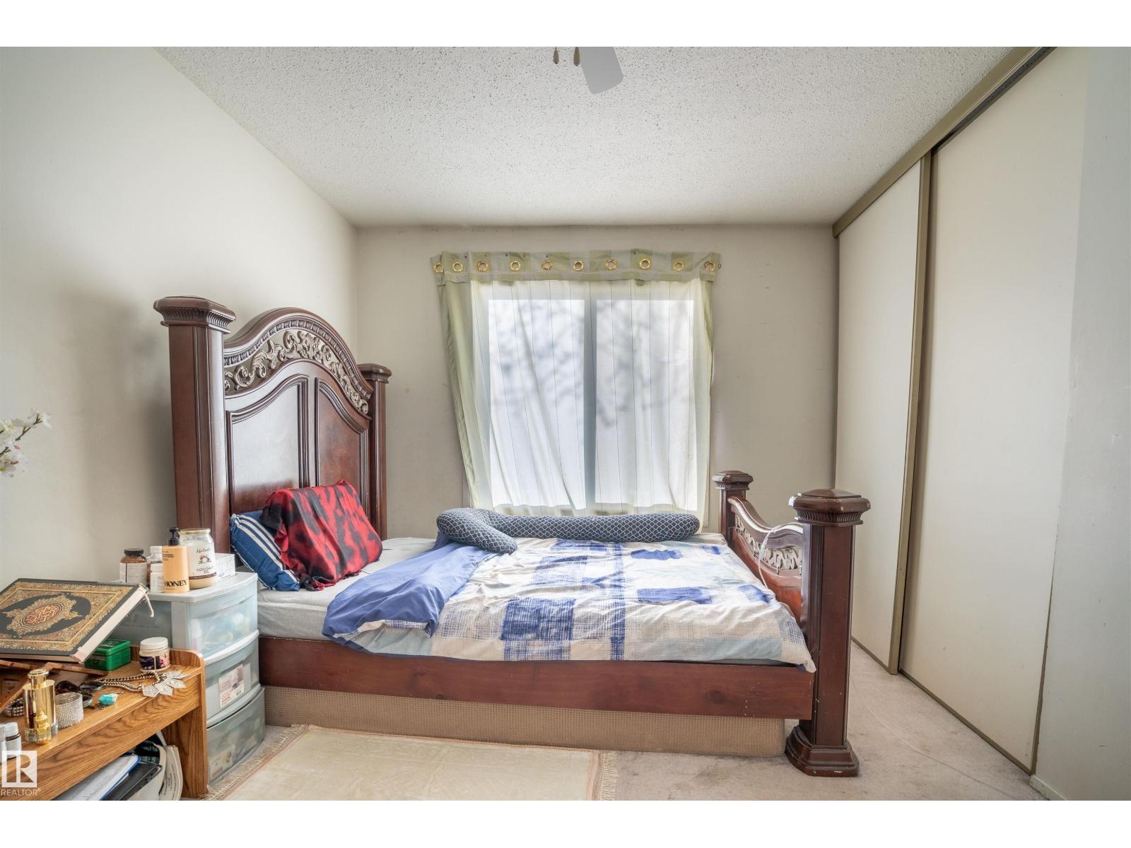 Photo 6 of 210 Warwick Rd Nw, Edmonton AB
