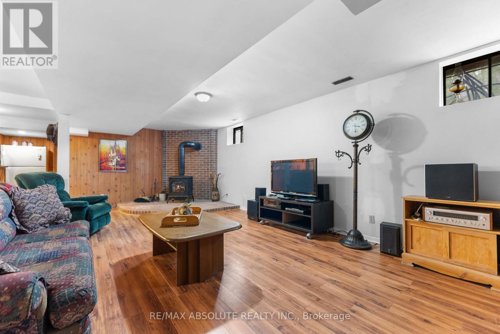 Photo 34 of 33 Old Orchard Lane, Mcnab Braeside ON