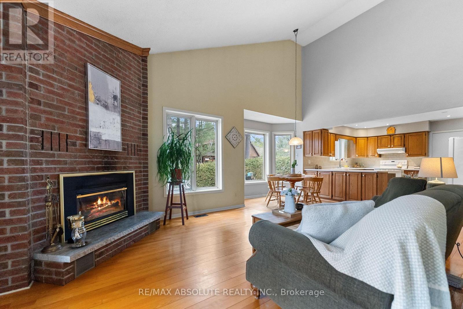 Photo 16 of 33 Old Orchard Lane, Mcnab Braeside ON
