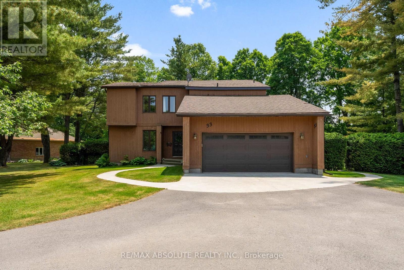 Photo 1 of 33 Old Orchard Lane, Mcnab Braeside ON