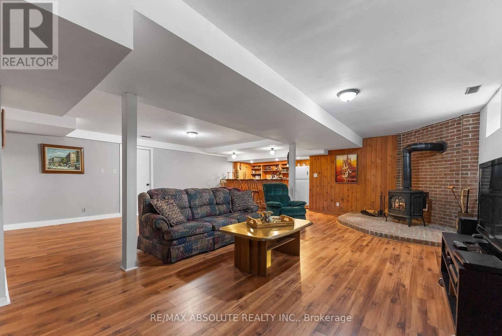 Photo 32 of 33 Old Orchard Lane, Mcnab Braeside ON