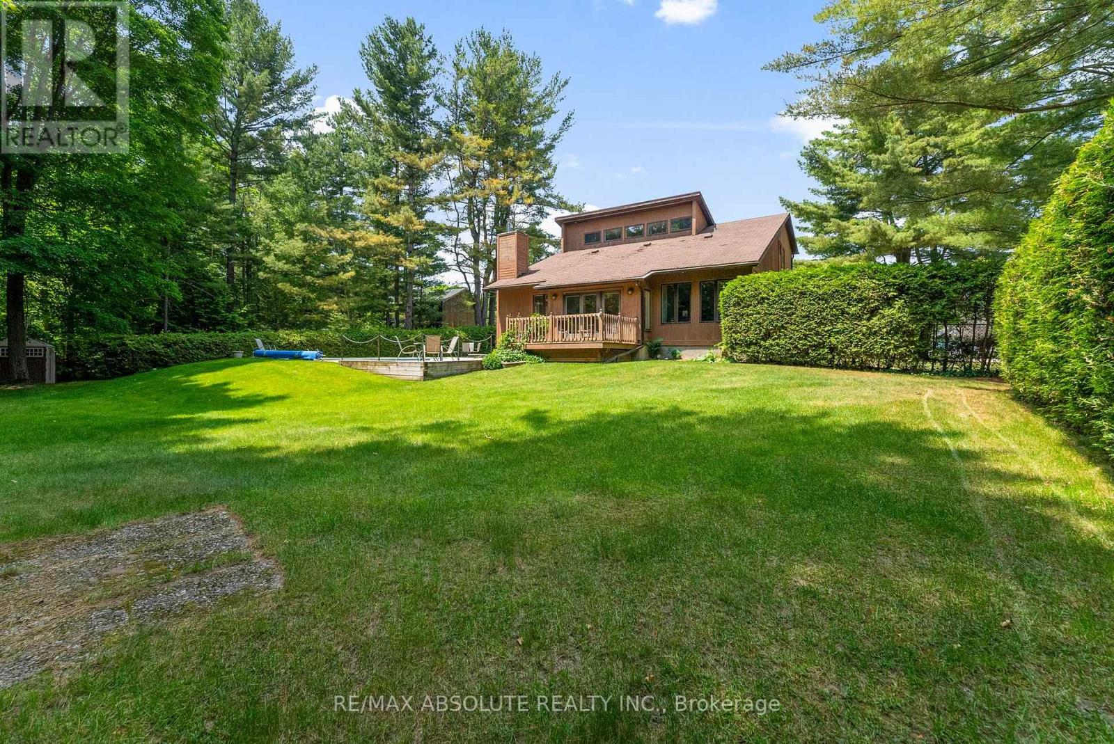 Photo 39 of 33 Old Orchard Lane, Mcnab Braeside ON