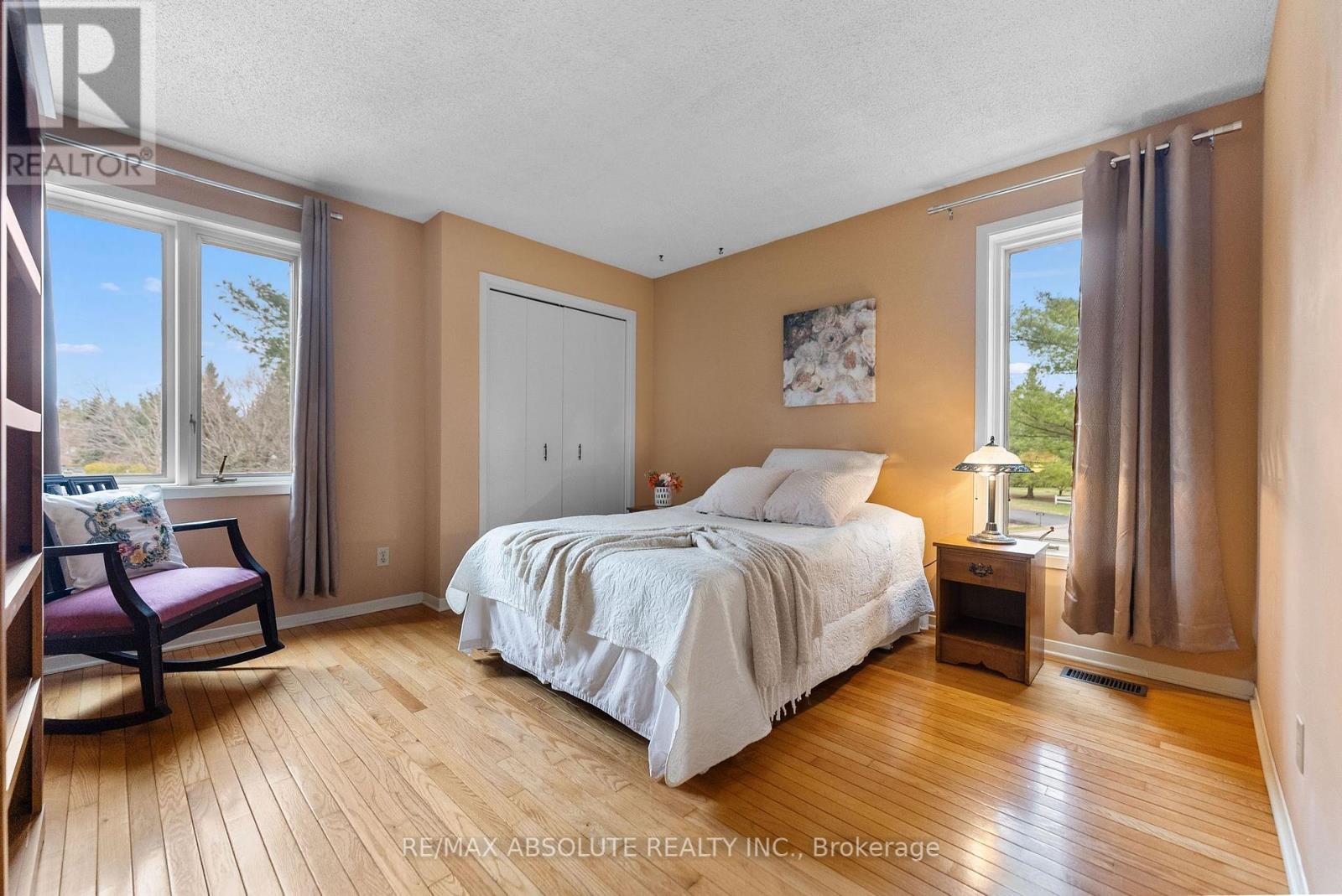Photo 26 of 33 Old Orchard Lane, Mcnab Braeside ON