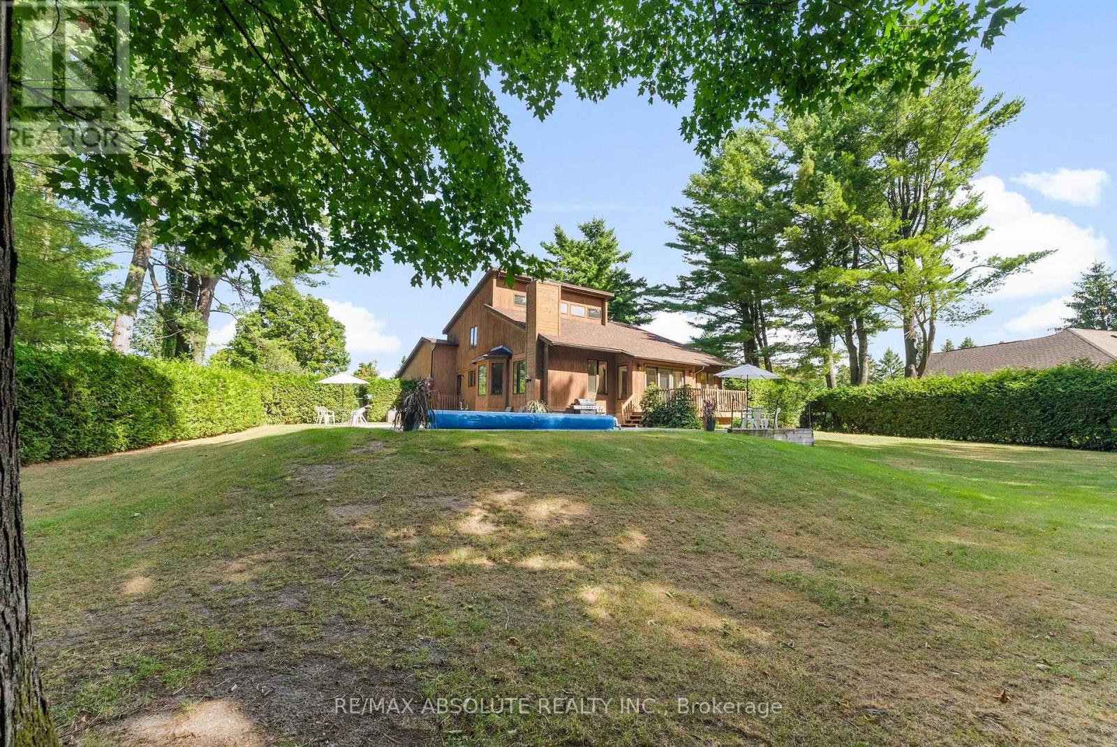Photo 48 of 33 Old Orchard Lane, Mcnab Braeside ON