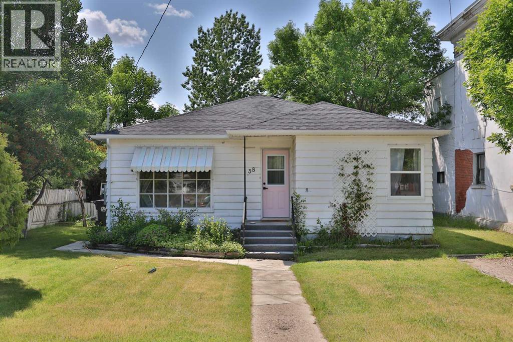 Photo 1 of 38 Broadway S, Raymond AB