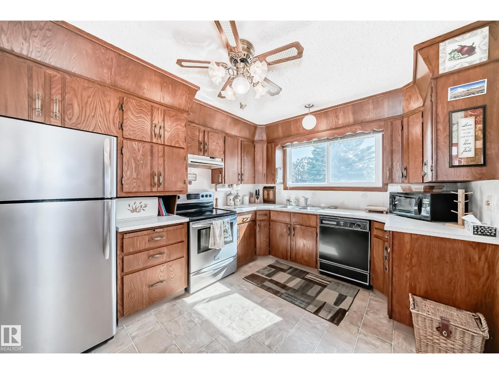 Photo 14 of 4311 40 A St, Leduc AB