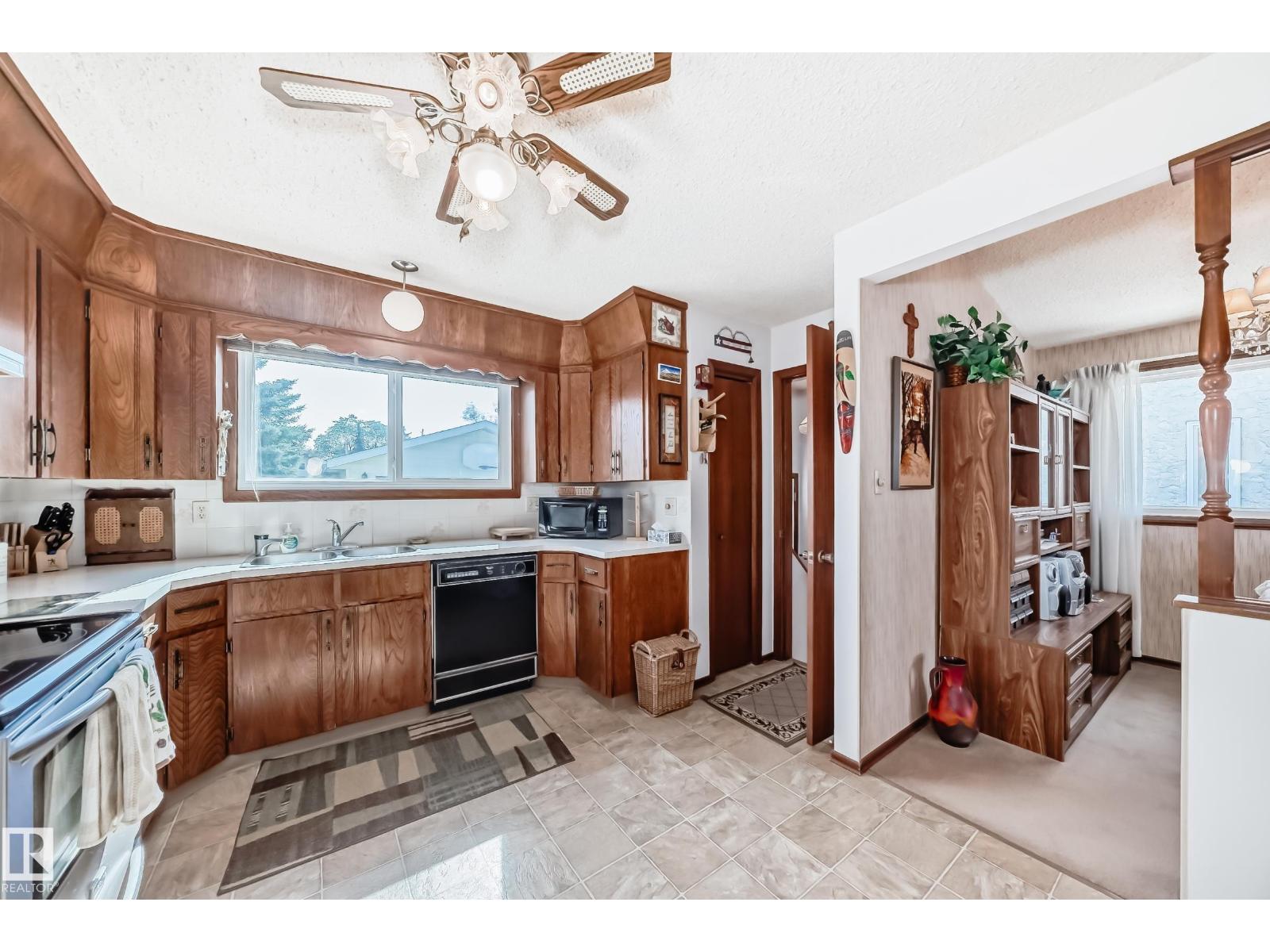 Photo 17 of 4311 40 A St, Leduc AB