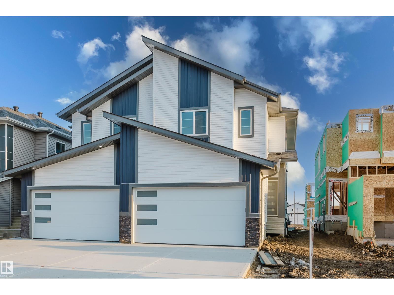Photo 2 of 929 19 Av Nw, Edmonton AB