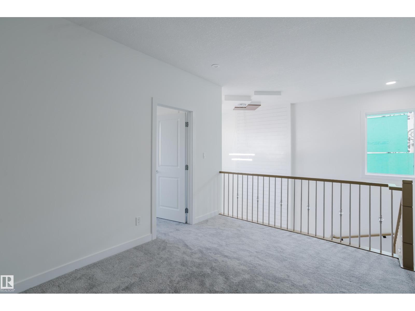 Photo 29 of 929 19 Av Nw, Edmonton AB