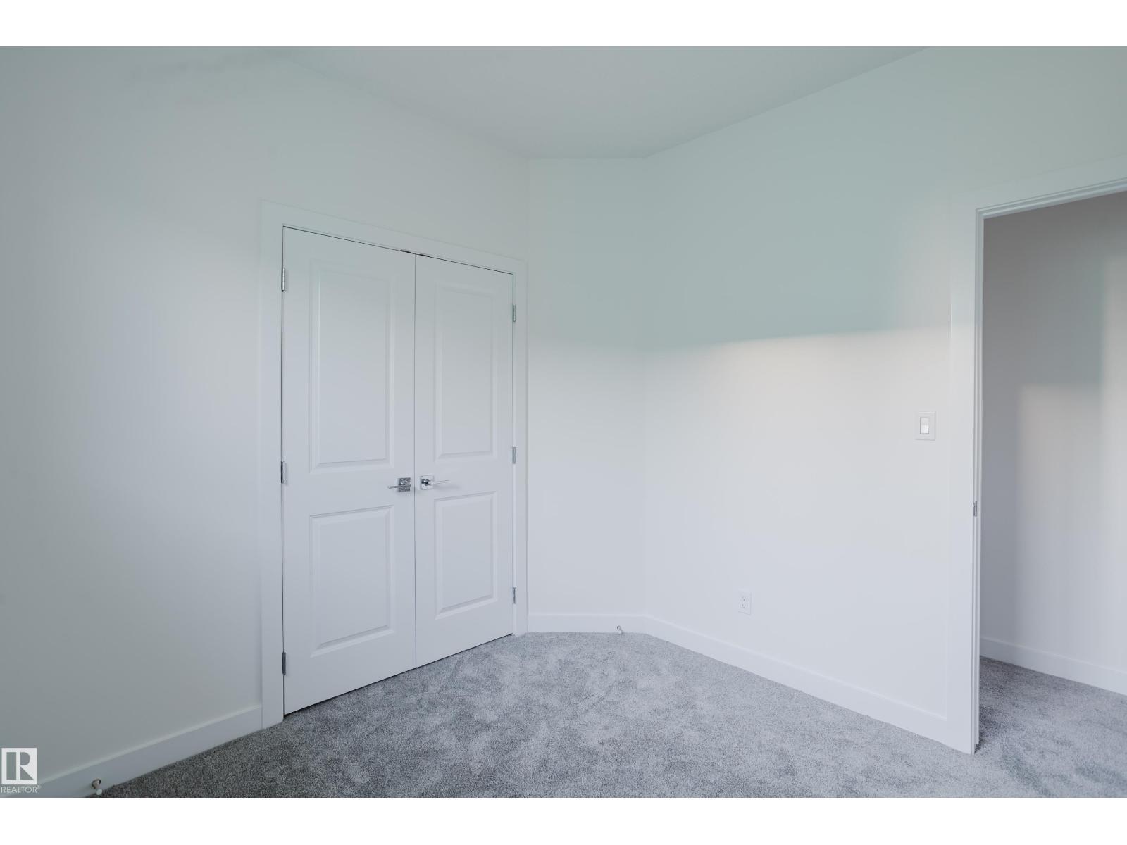 Photo 38 of 929 19 Av Nw, Edmonton AB