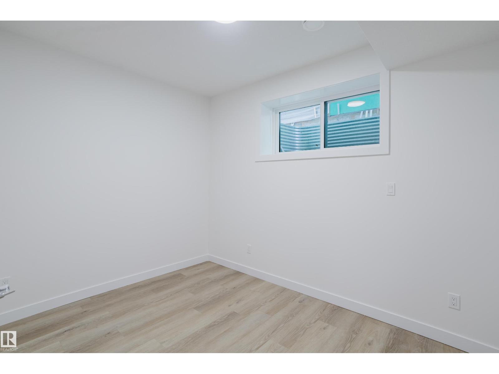 Photo 47 of 929 19 Av Nw, Edmonton AB