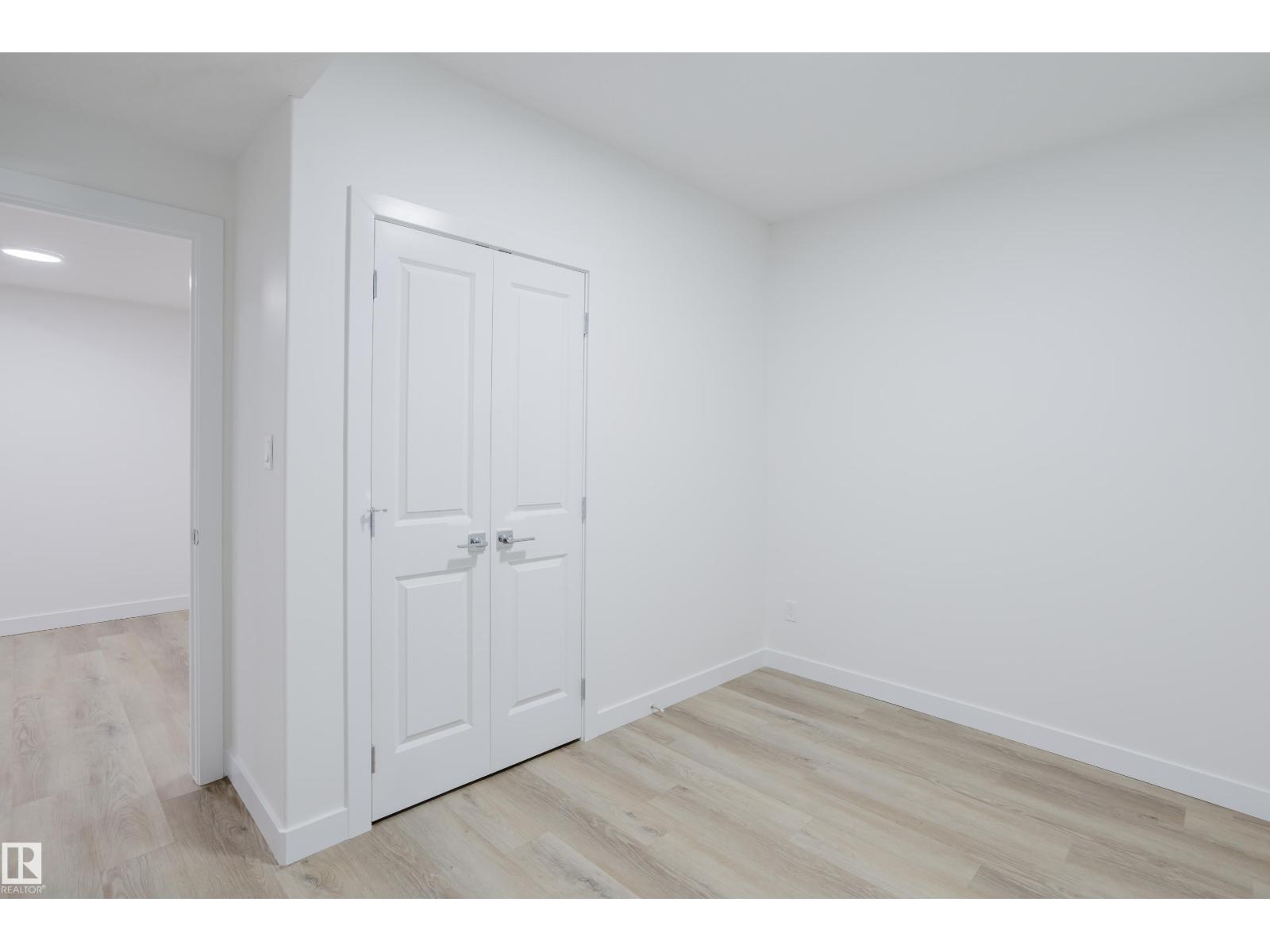 Photo 48 of 929 19 Av Nw, Edmonton AB