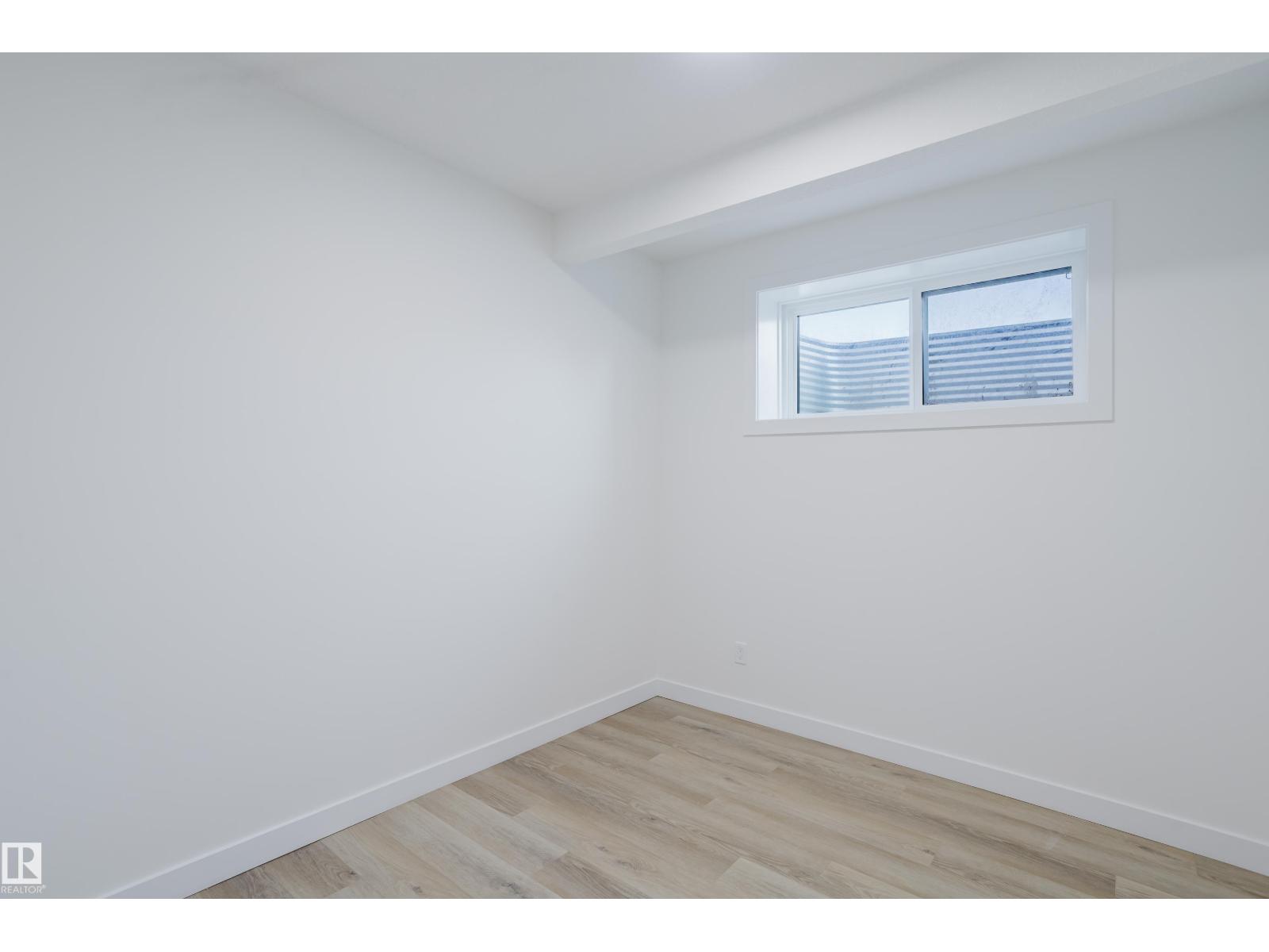 Photo 49 of 929 19 Av Nw, Edmonton AB