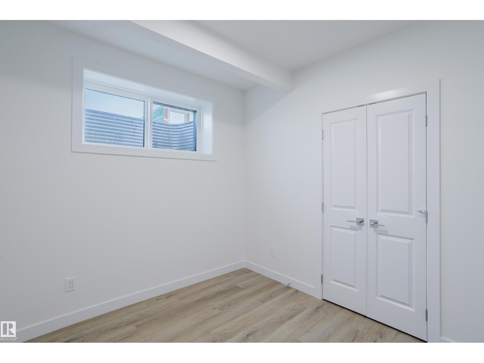 Photo 50 of 929 19 Av Nw, Edmonton AB