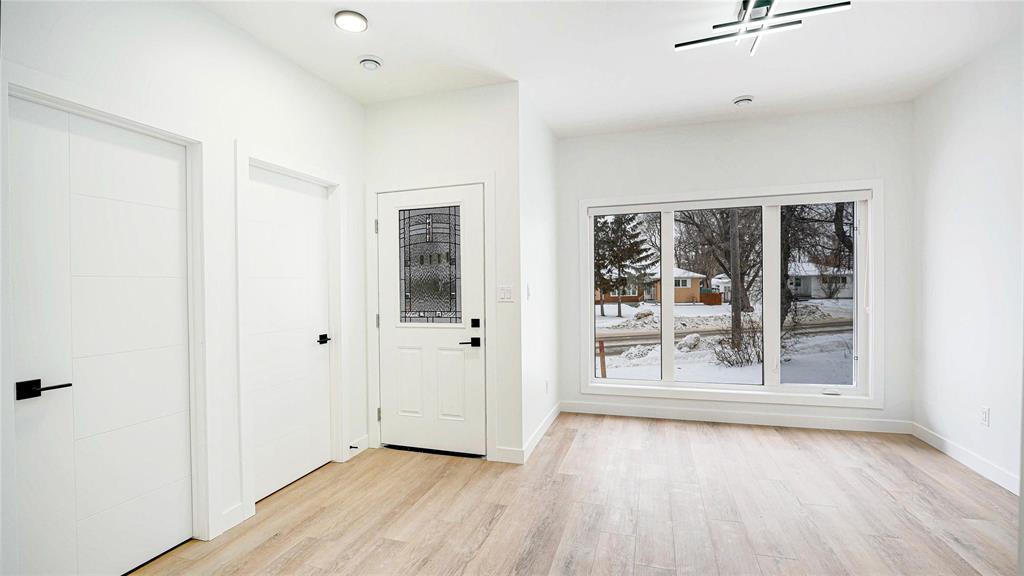 Photo 7 of 1116 Clarence Avenue, Winnipeg MB