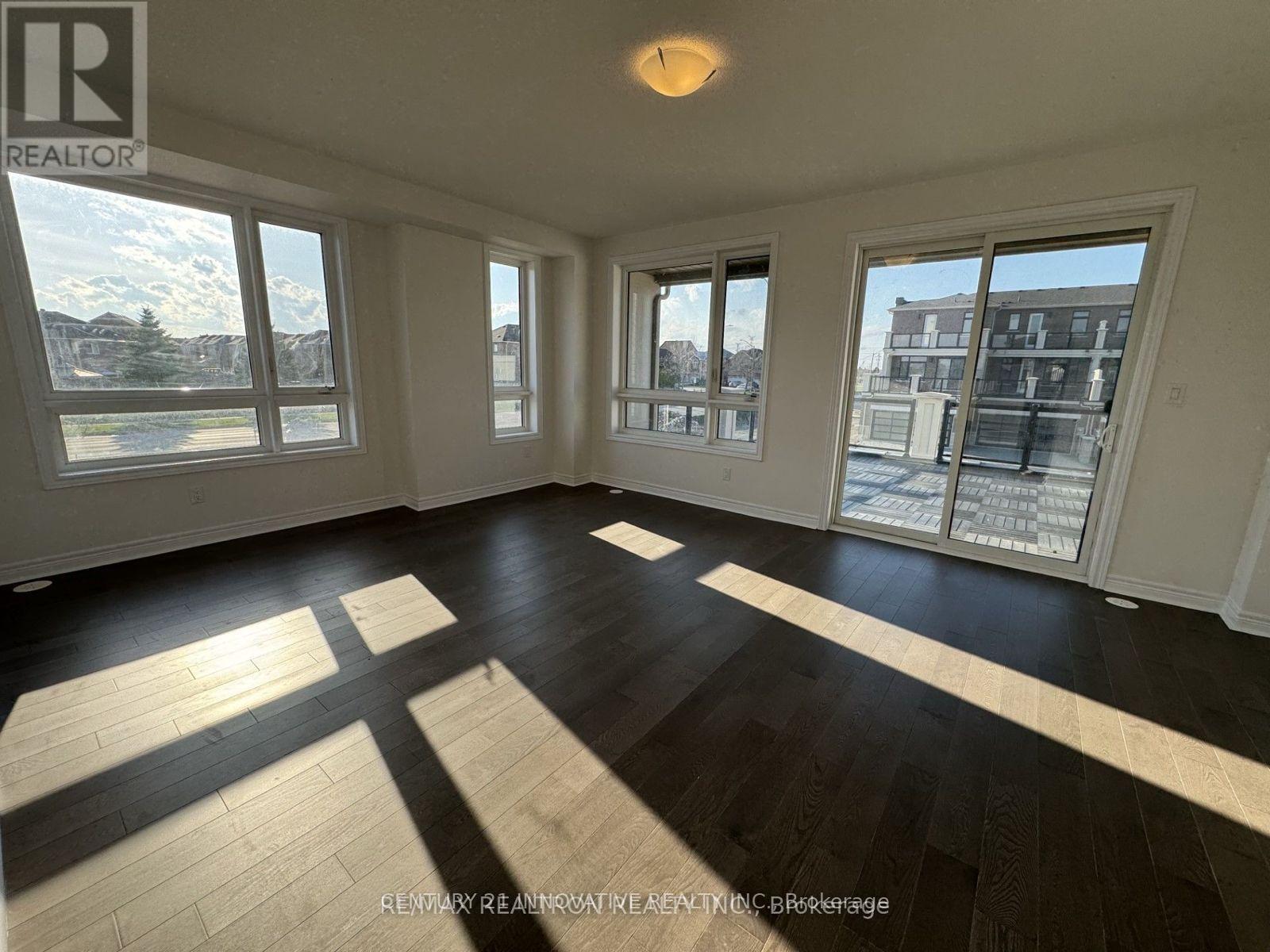 Photo 11 of 114 Robert Eaton Avenue, Markham ON