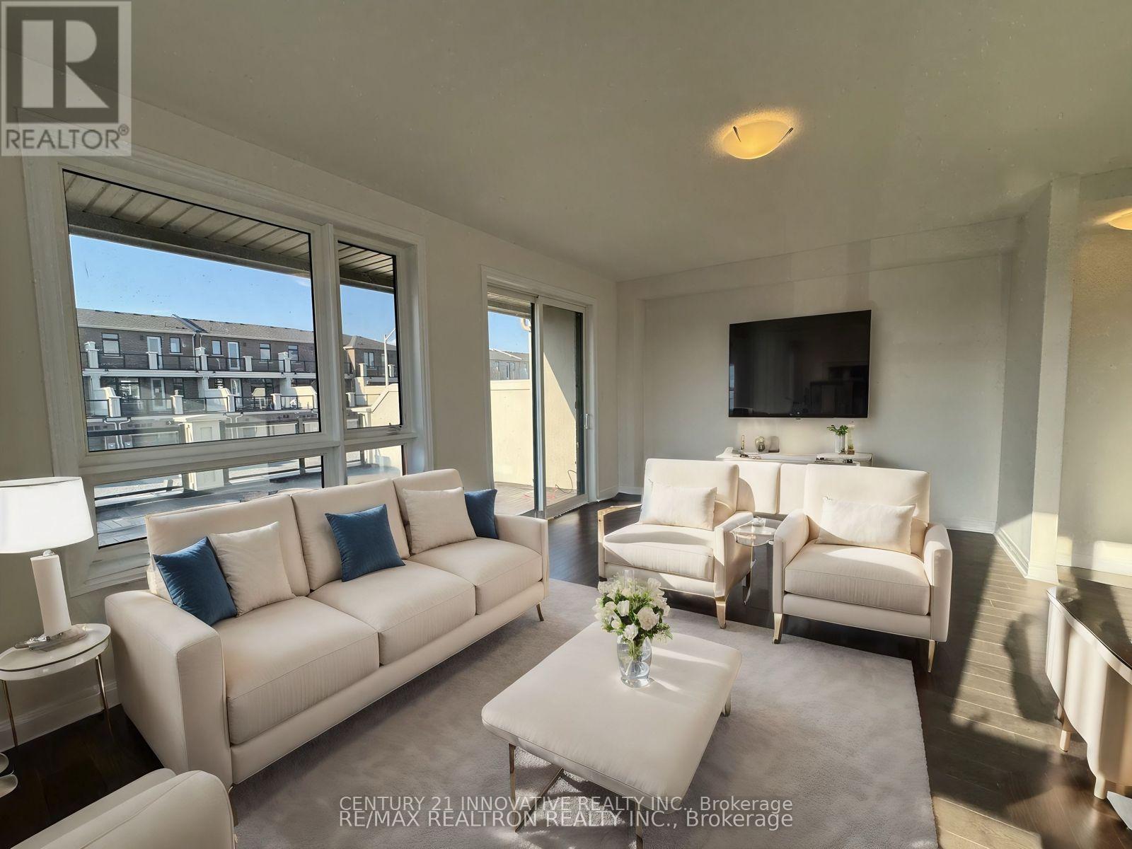 Photo 13 of 114 Robert Eaton Avenue, Markham ON