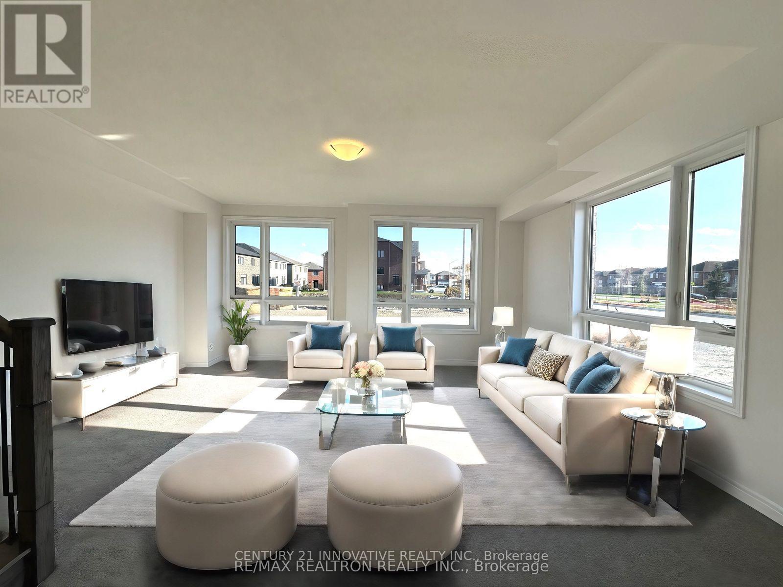 Photo 5 of 114 Robert Eaton Avenue, Markham ON