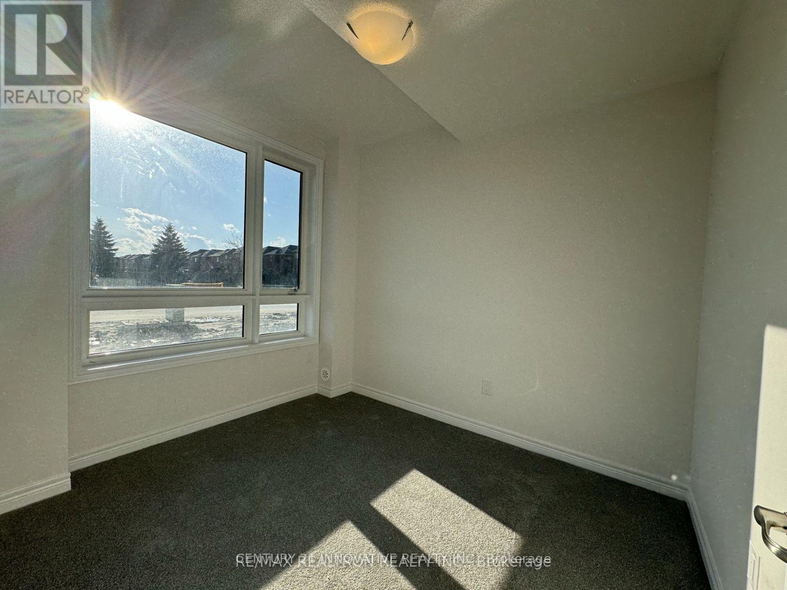 Photo 8 of 114 Robert Eaton Avenue, Markham ON