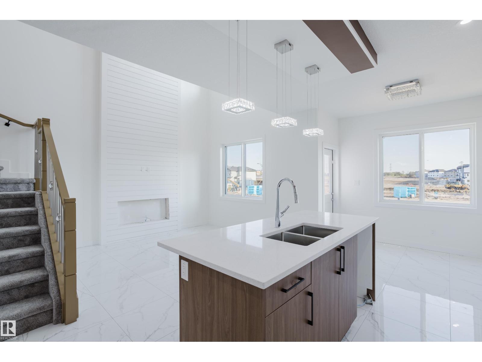 Photo 14 of 927 19 Av Nw, Edmonton AB