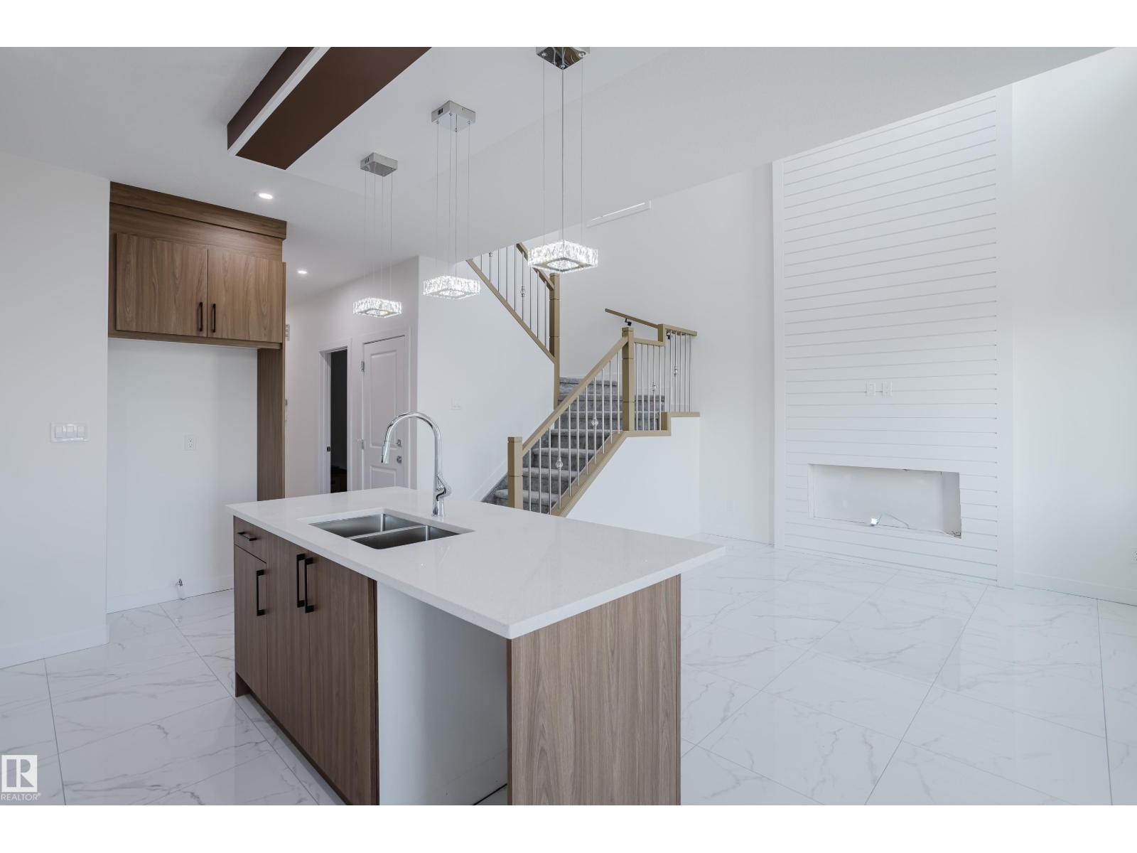 Photo 16 of 927 19 Av Nw, Edmonton AB