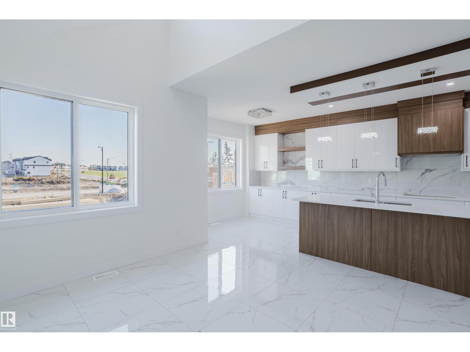 Photo 22 of 927 19 Av Nw, Edmonton AB