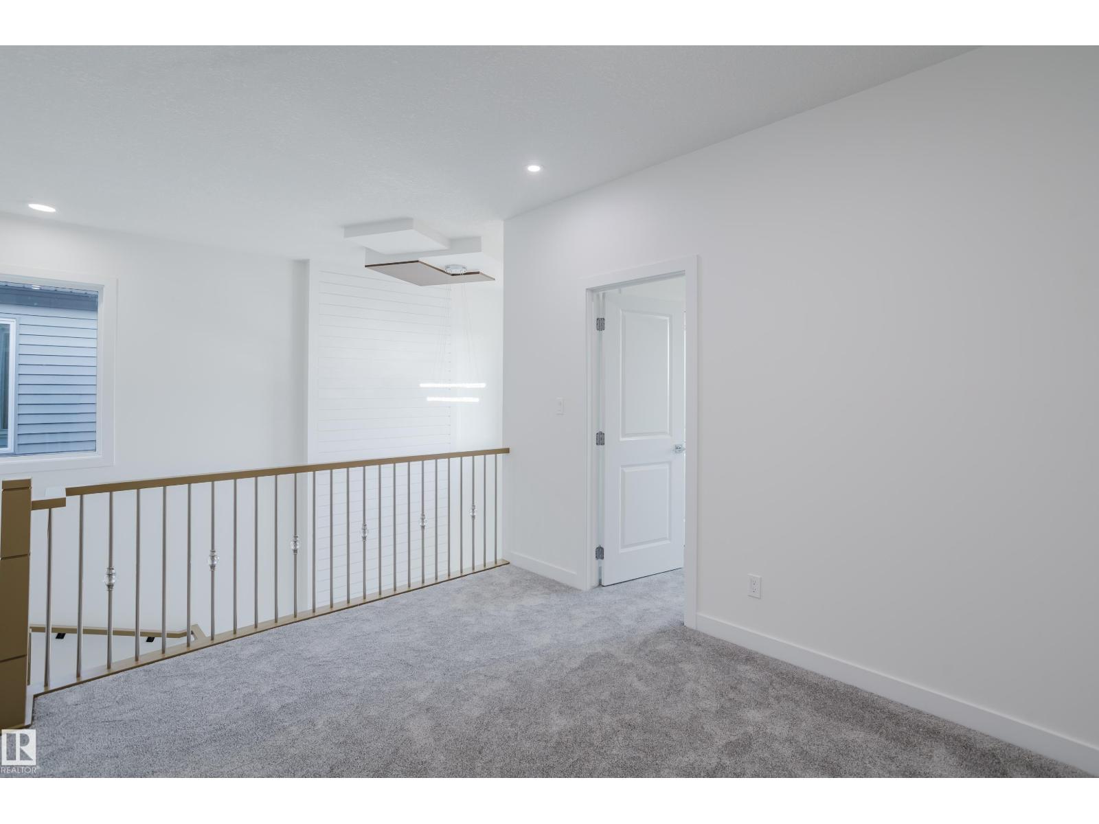 Photo 28 of 927 19 Av Nw, Edmonton AB