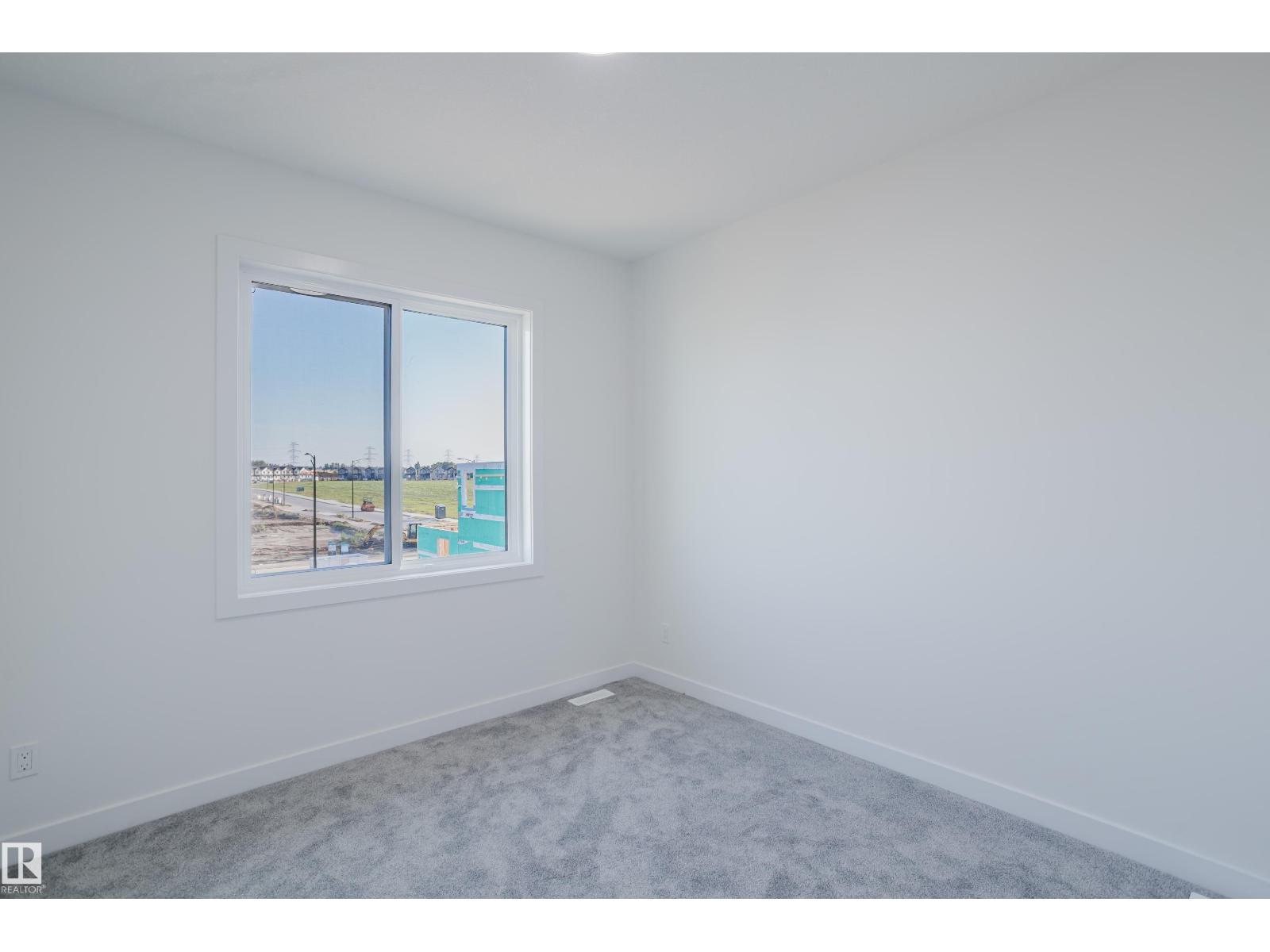 Photo 29 of 927 19 Av Nw, Edmonton AB