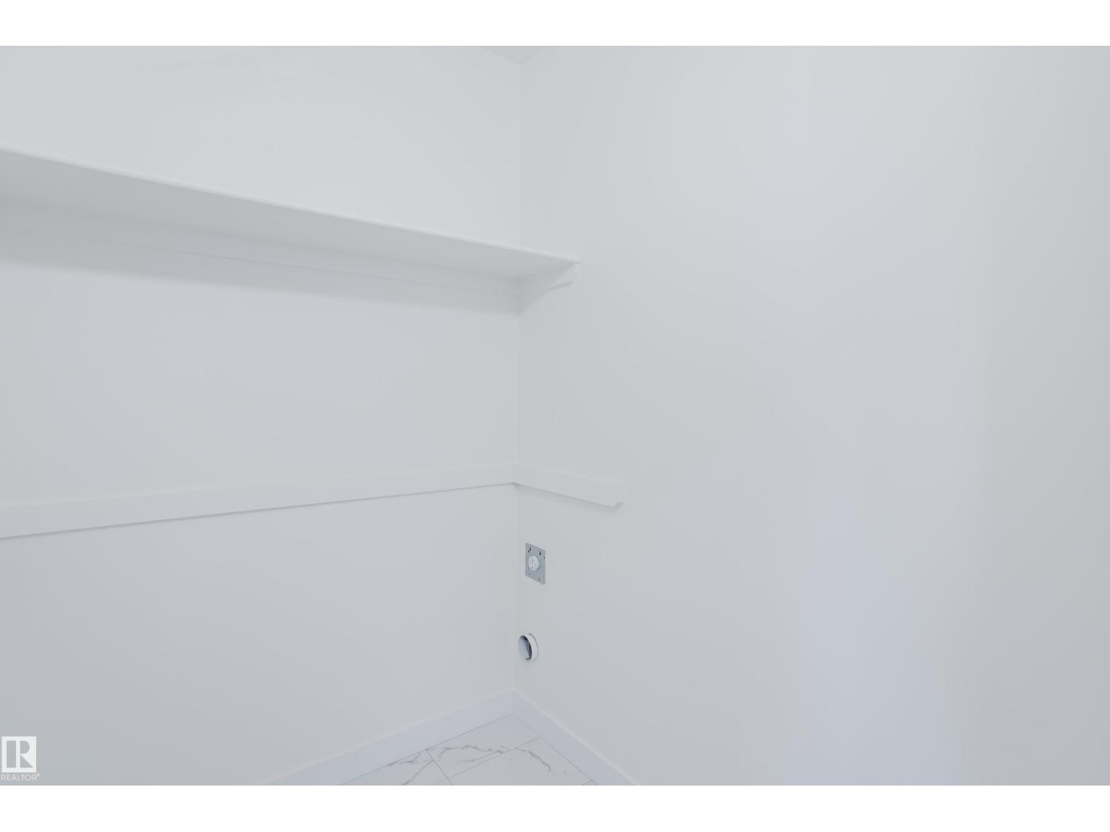 Photo 32 of 927 19 Av Nw, Edmonton AB