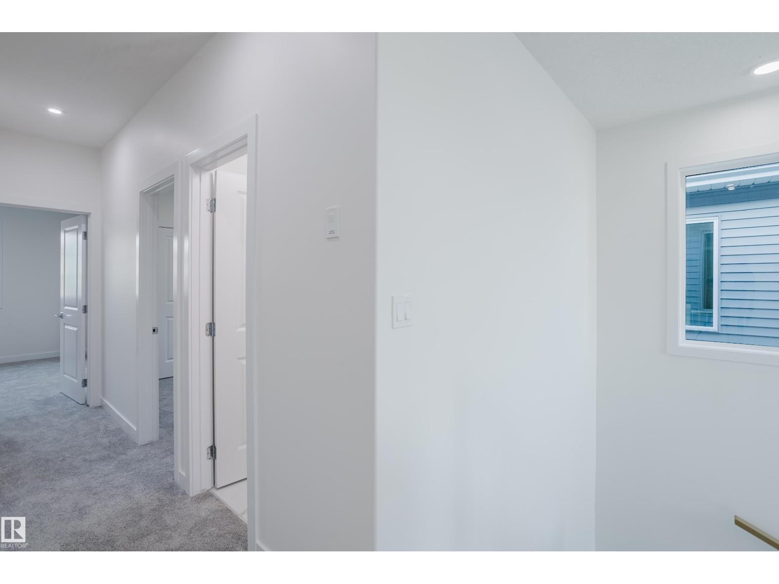 Photo 34 of 927 19 Av Nw, Edmonton AB