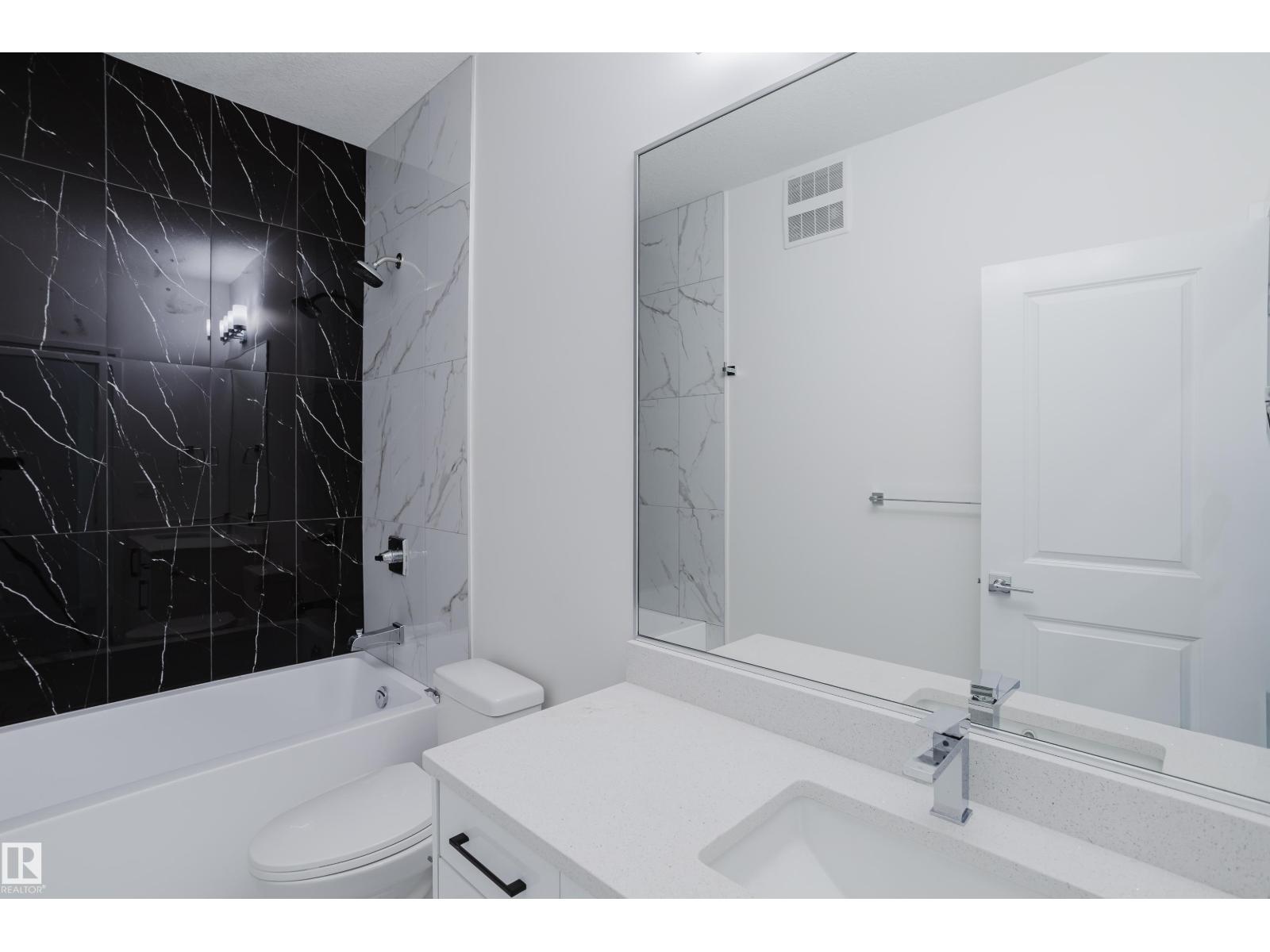 Photo 35 of 927 19 Av Nw, Edmonton AB