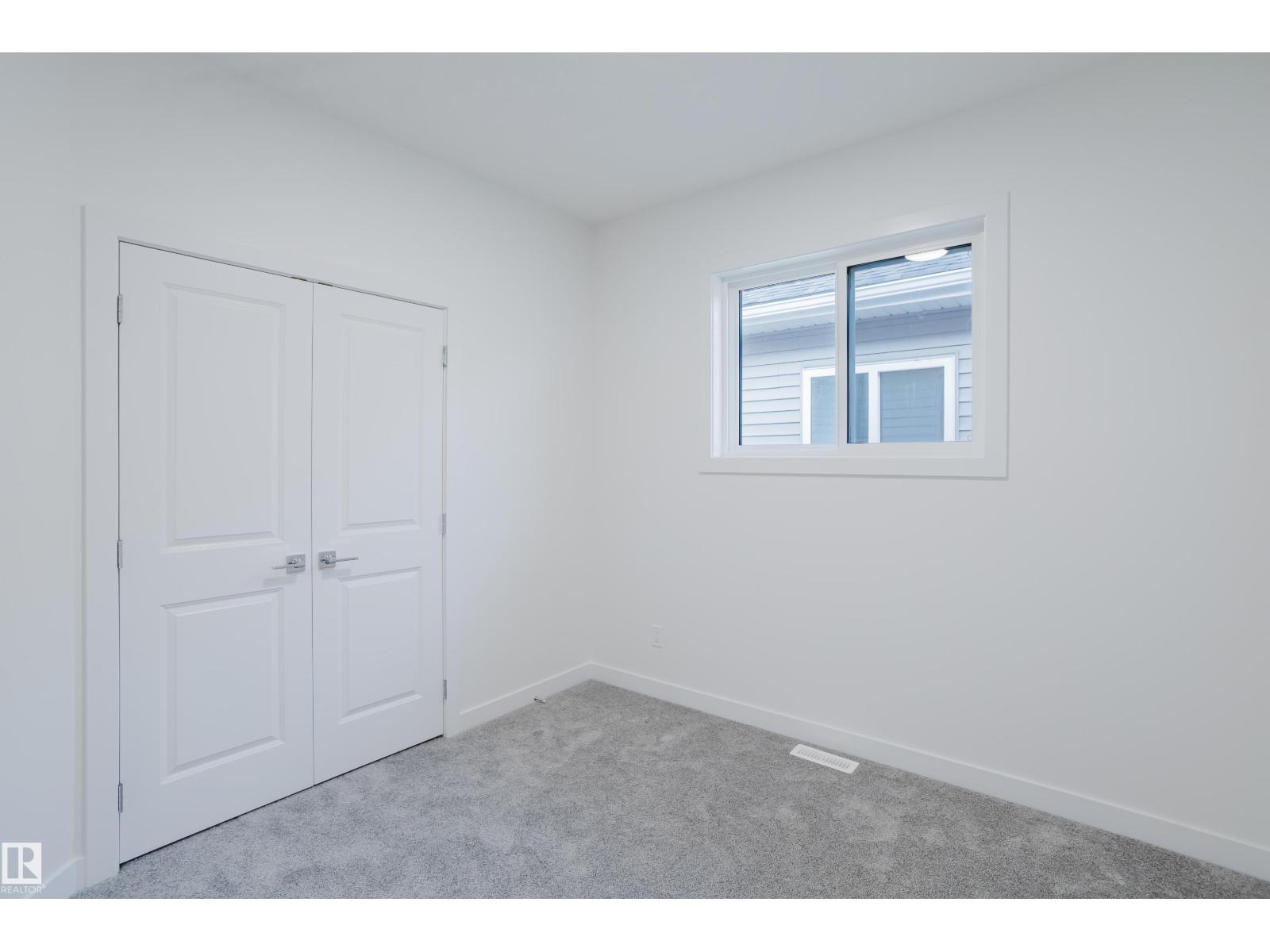 Photo 36 of 927 19 Av Nw, Edmonton AB