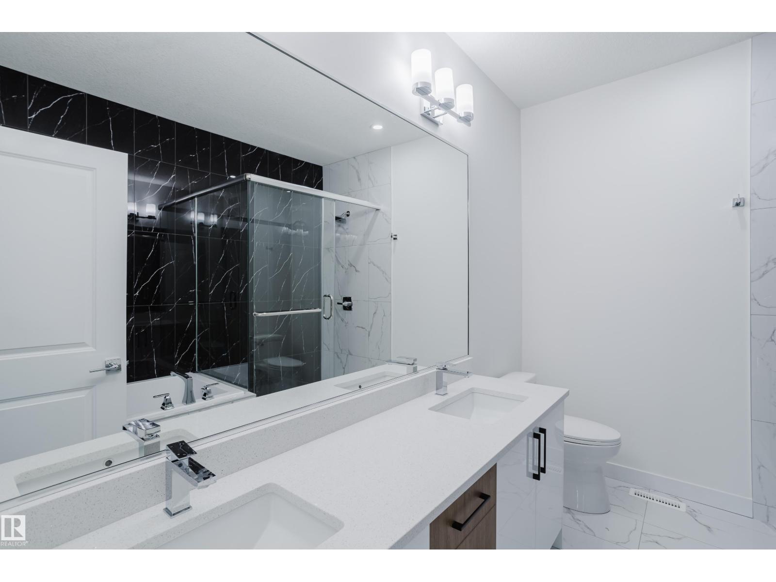 Photo 40 of 927 19 Av Nw, Edmonton AB