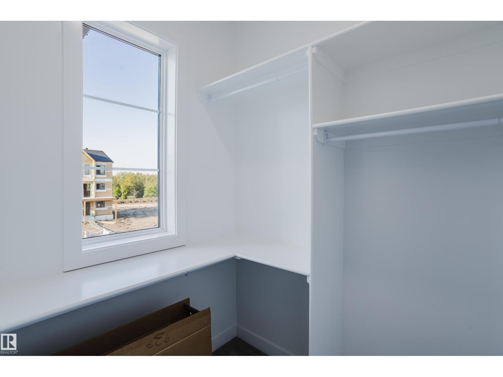 Photo 42 of 927 19 Av Nw, Edmonton AB