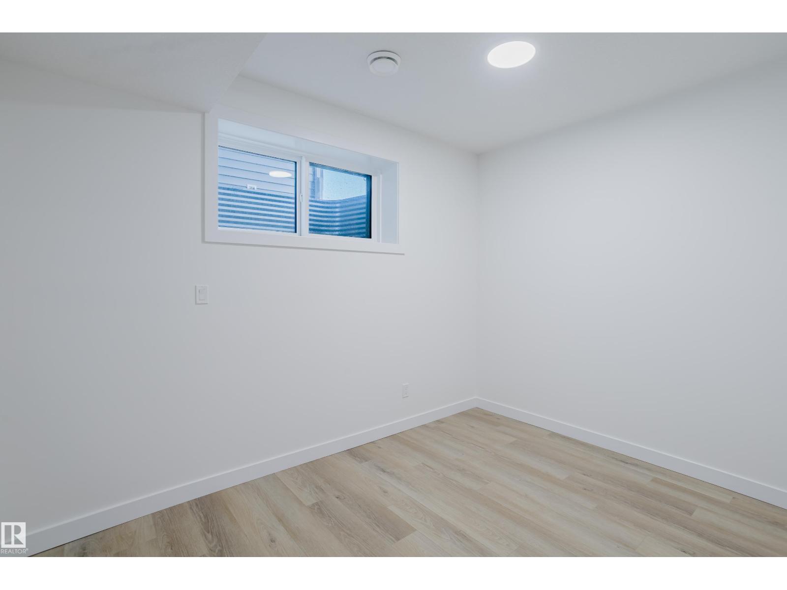 Photo 51 of 927 19 Av Nw, Edmonton AB
