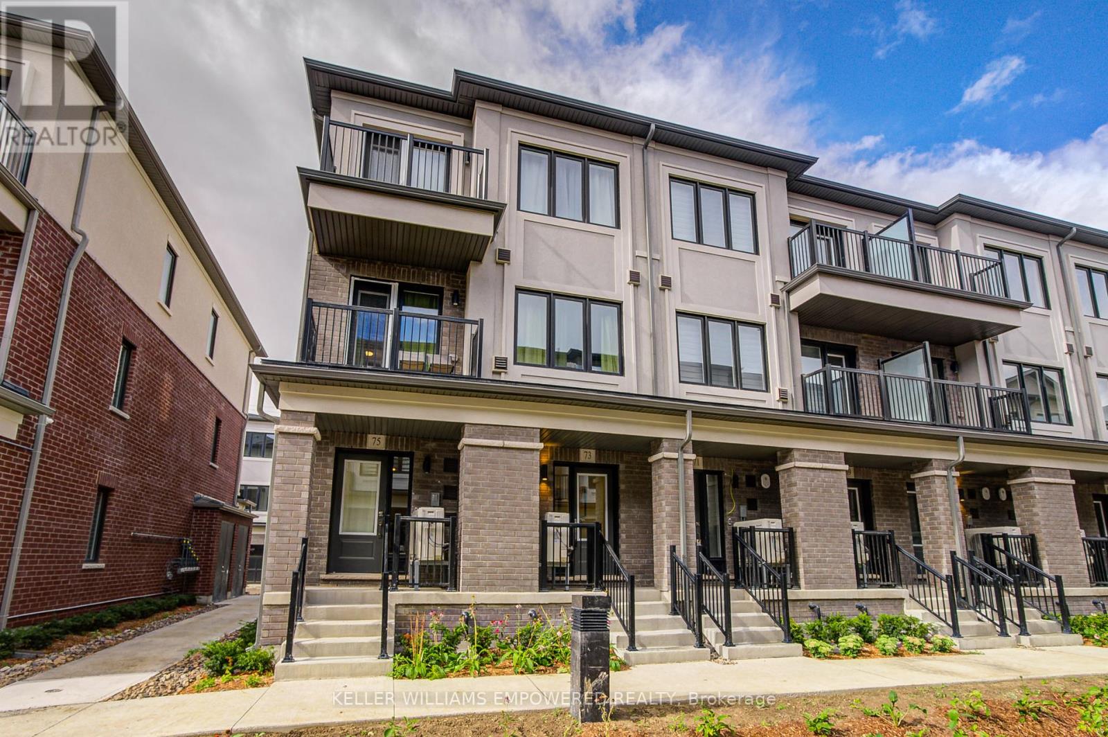 Photo 41 of 73 Matawin Lane, Richmond Hill ON