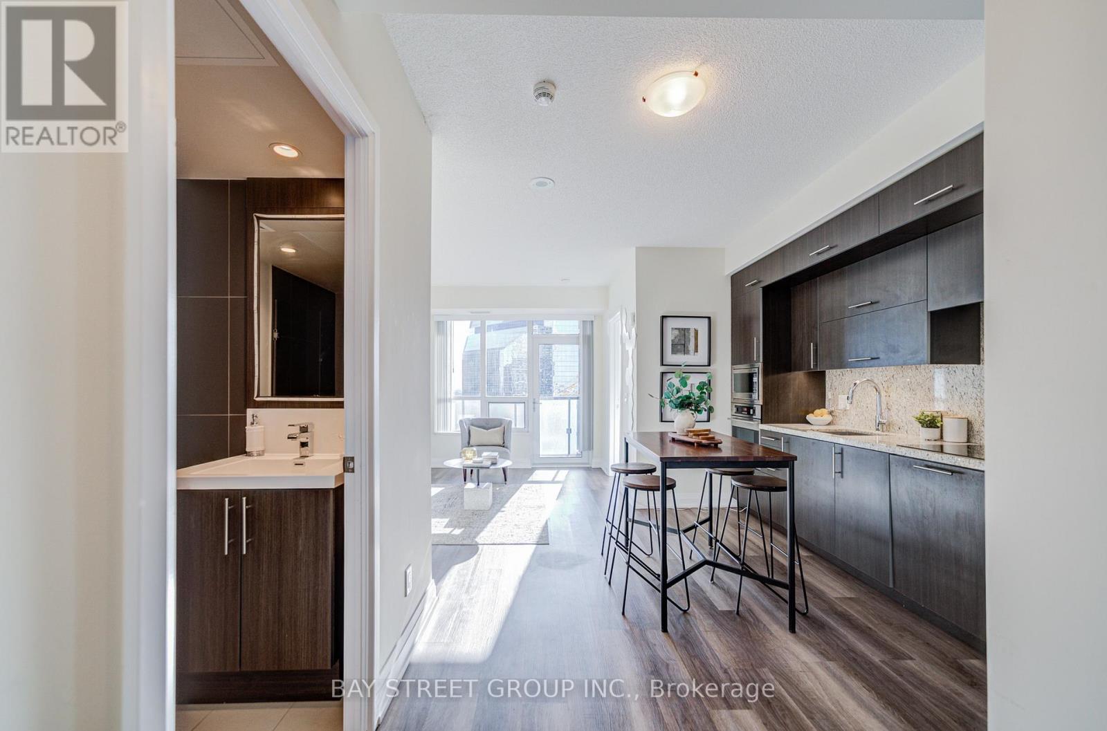Photo 11 of 2019 5 Sheppard Avenue E, Toronto ON