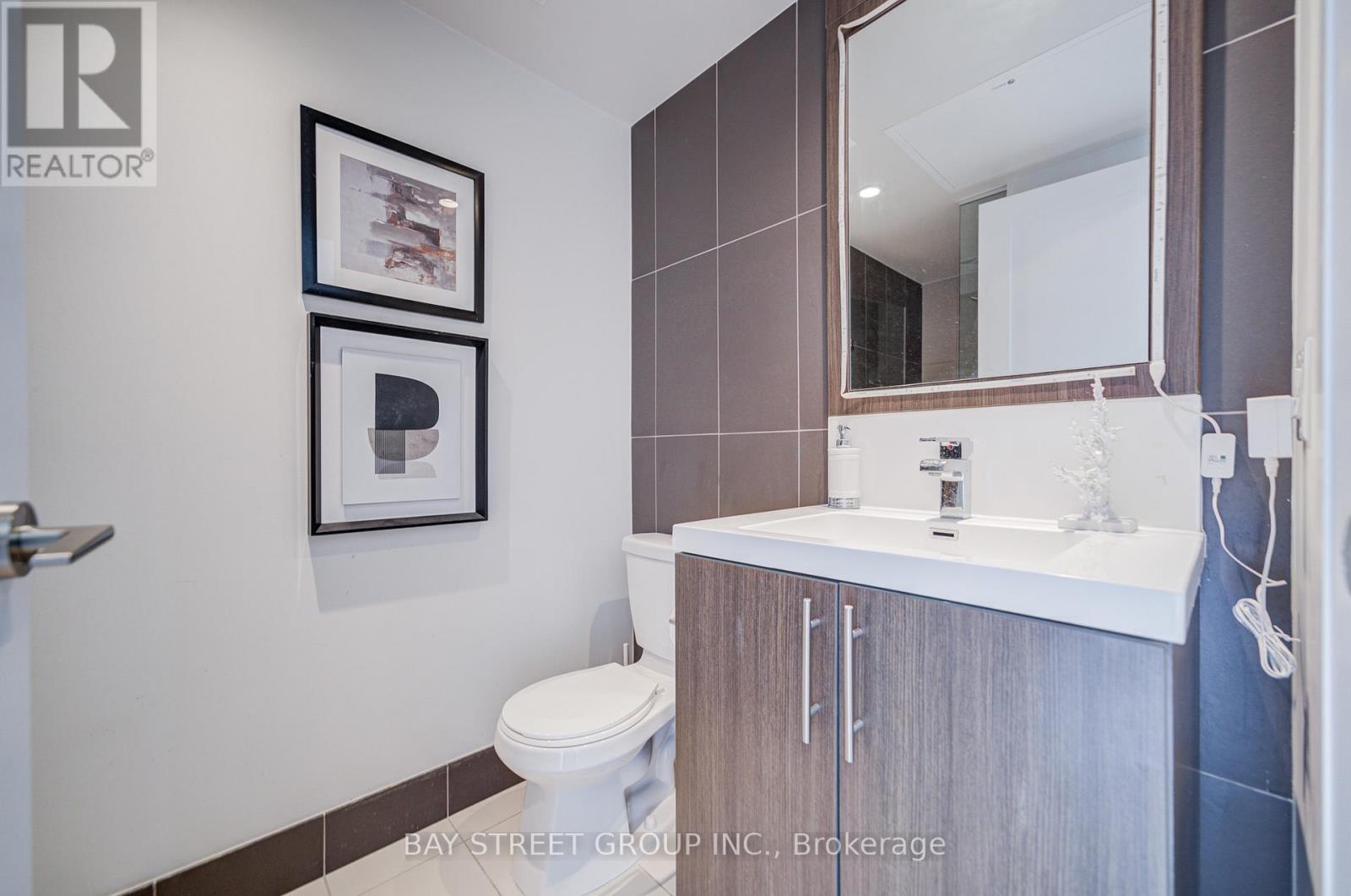 Photo 25 of 2019 5 Sheppard Avenue E, Toronto ON
