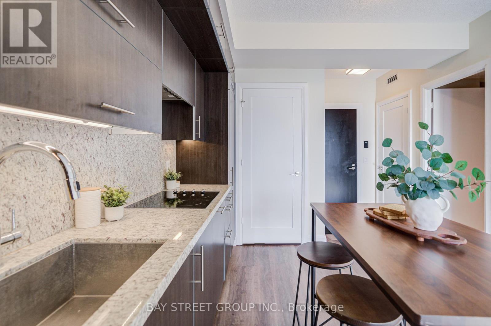 Photo 17 of 2019 5 Sheppard Avenue E, Toronto ON