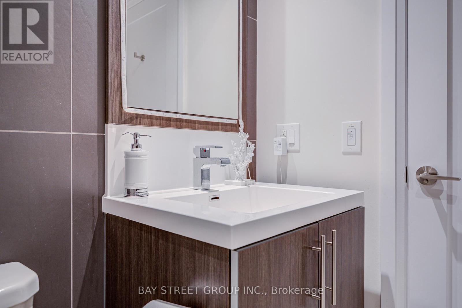 Photo 26 of 2019 5 Sheppard Avenue E, Toronto ON
