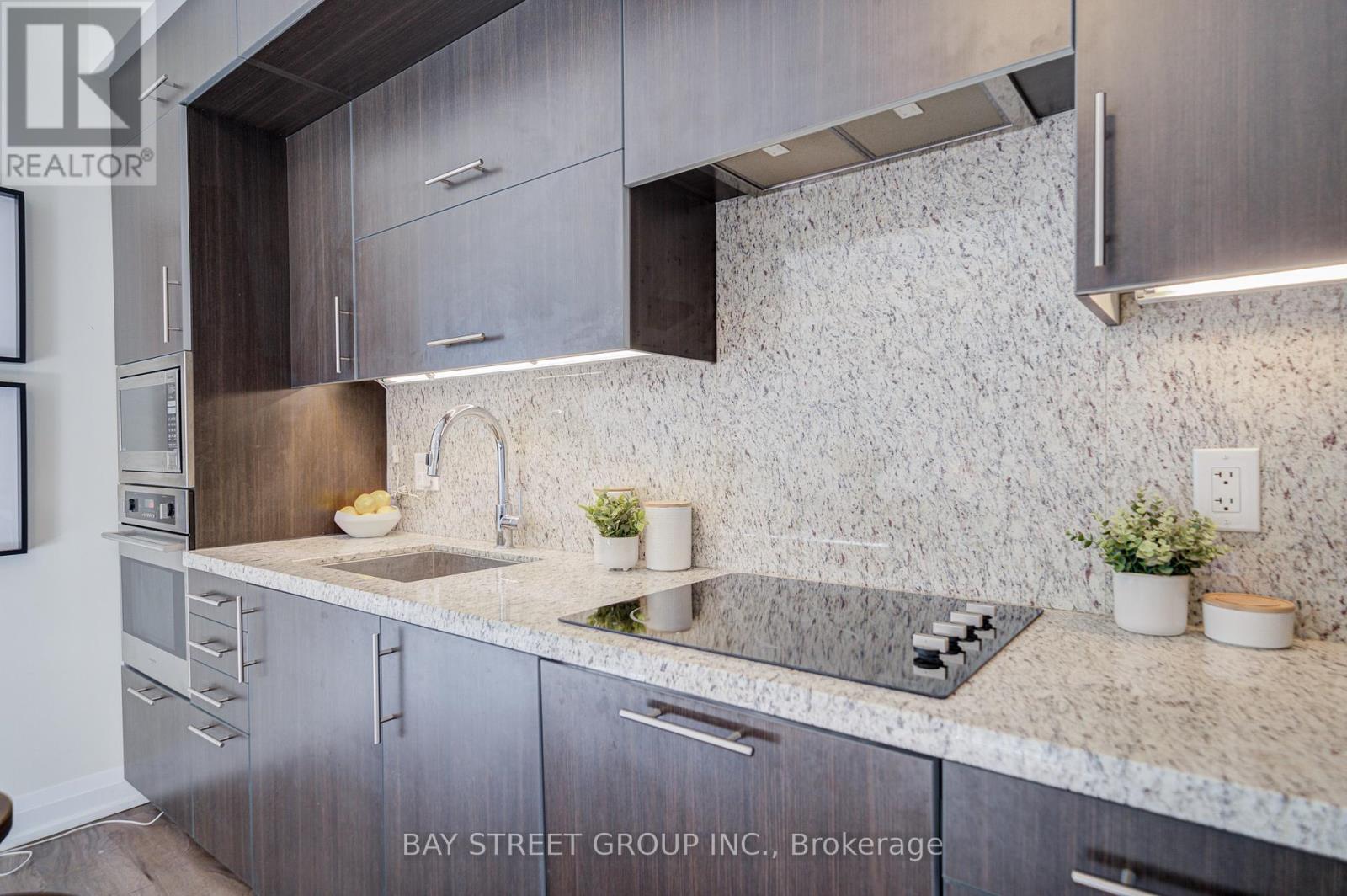 Photo 16 of 2019 5 Sheppard Avenue E, Toronto ON