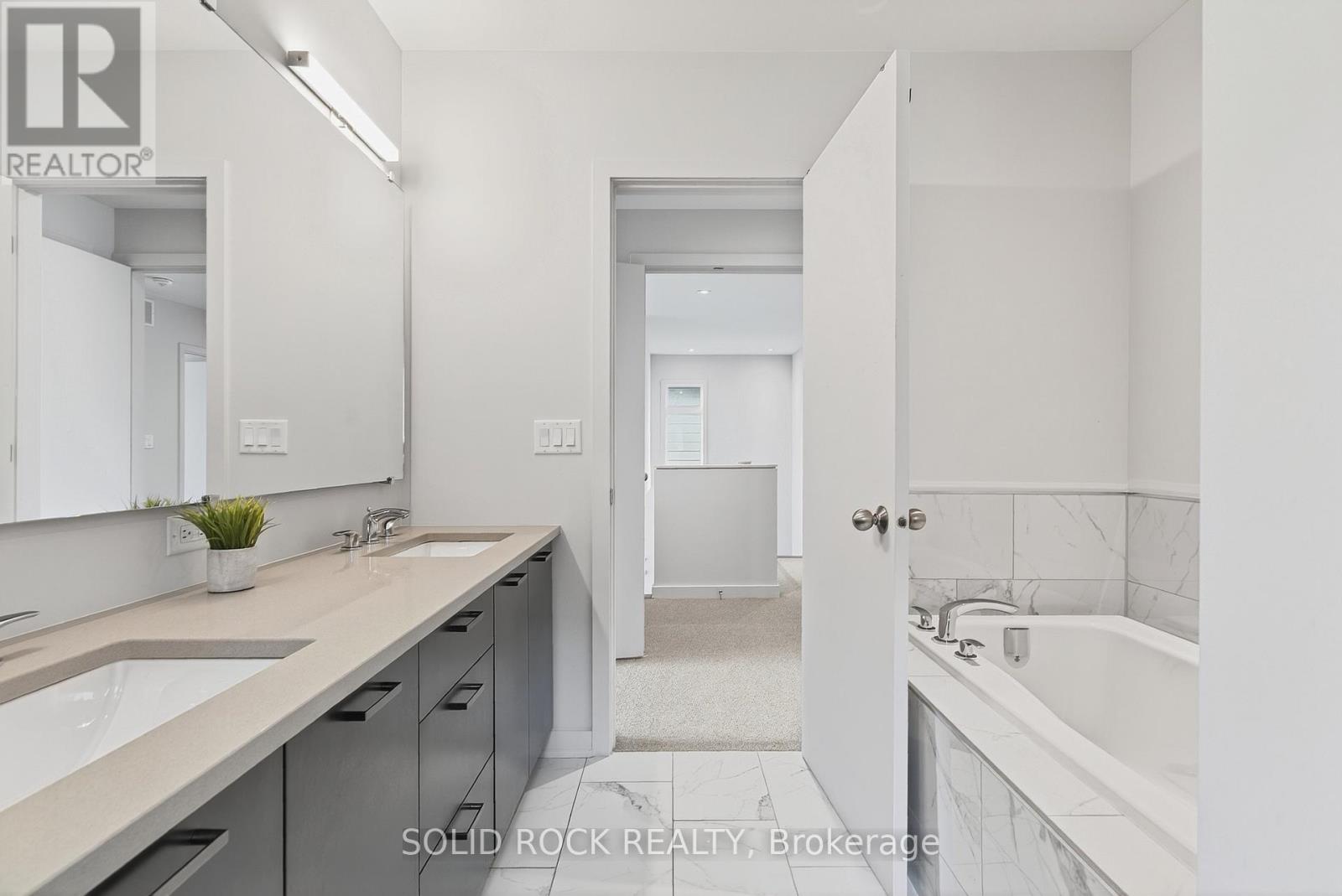 Photo 35 of 624 Odyssey Way, Ottawa ON
